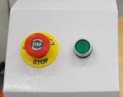 Кнопка для экстренной остановки станка